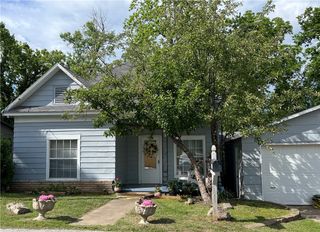 615 E Electric Street, Rogers, AR 72756