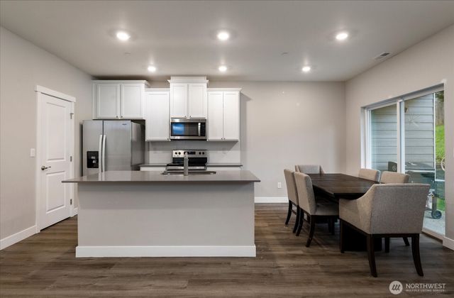 8409 Gilman Way, Arlington, WA 98223