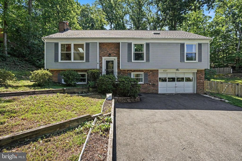 1007 RICHMOND DR, Stafford, VA 22554