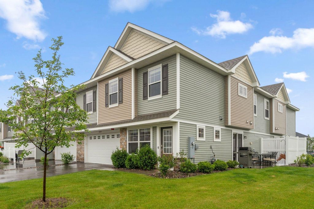 7255 Fall Drive, Lino Lakes, MN 55038