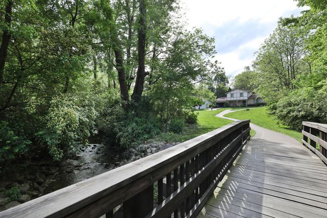 1262 Pepperell Drive, Columbus, OH 43235