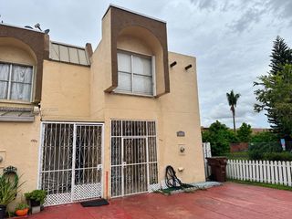 1103 W 39th Terrace 20, Hialeah, FL 33012