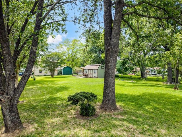 243 Jennings Lane, Livingston, TX 77351