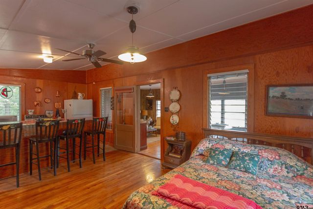 19899 Southside Cir, Winona, TX 75792