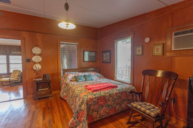 19899 Southside Cir, Winona, TX 75792