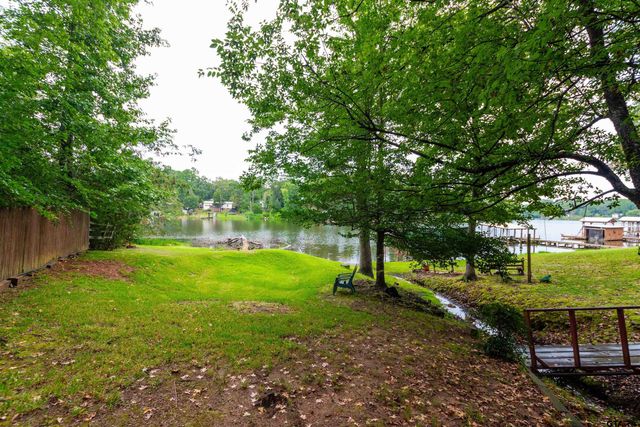 19899 Southside Cir, Winona, TX 75792