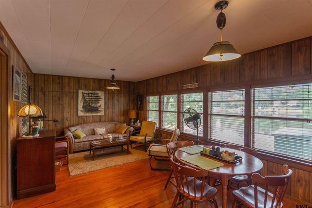 19899 Southside Cir, Winona, TX 75792