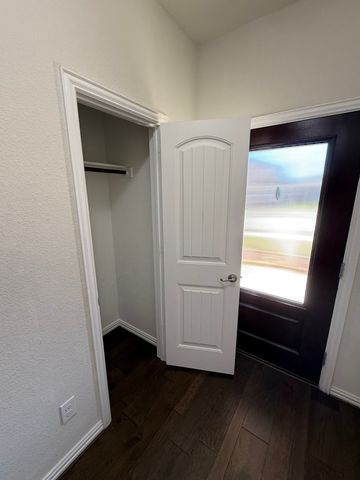 8529 Grand Oak Road, Fort Worth, TX 76123