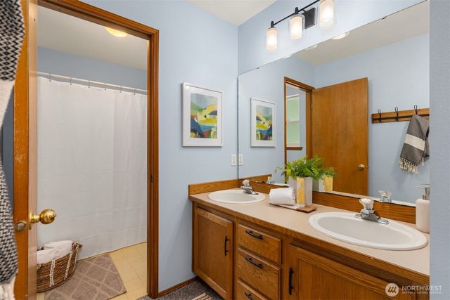 2914 NE Winesap Court, Poulsbo, WA 98370