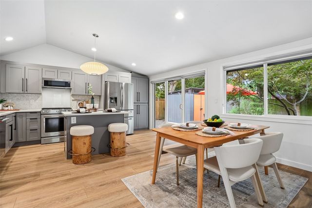 10030 37th Avenue SW, Seattle, WA 98146