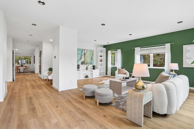 10030 37th Avenue SW, Seattle, WA 98146