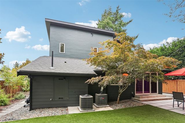 10030 37th Avenue SW, Seattle, WA 98146