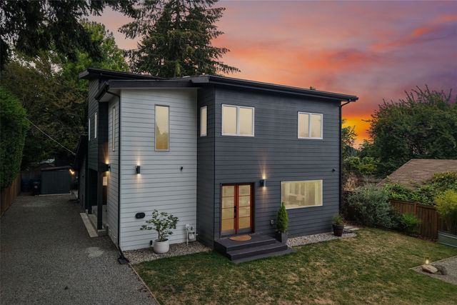 10030 37th Avenue SW, Seattle, WA 98146