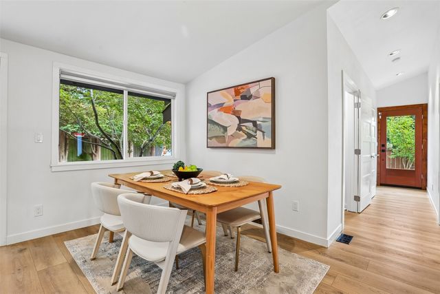 10030 37th Avenue SW, Seattle, WA 98146