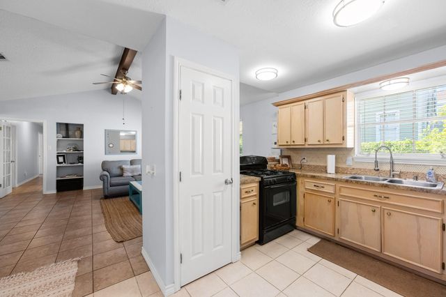 3528 Avenue L, Galveston, TX 77550