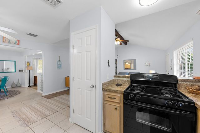 3528 Avenue L, Galveston, TX 77550