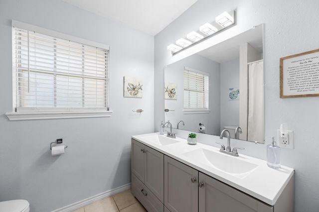 3528 Avenue L, Galveston, TX 77550