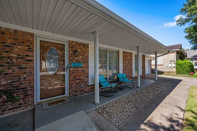 3528 Avenue L, Galveston, TX 77550