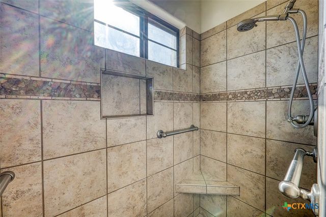 121 Amber Creek, Burnet, TX 78611