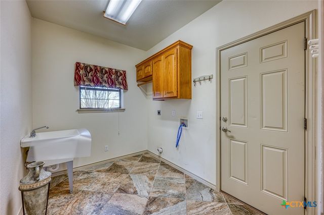 121 Amber Creek, Burnet, TX 78611