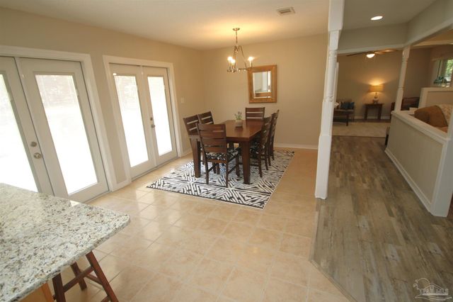 5720 Redwood Dr, Milton, FL 32570