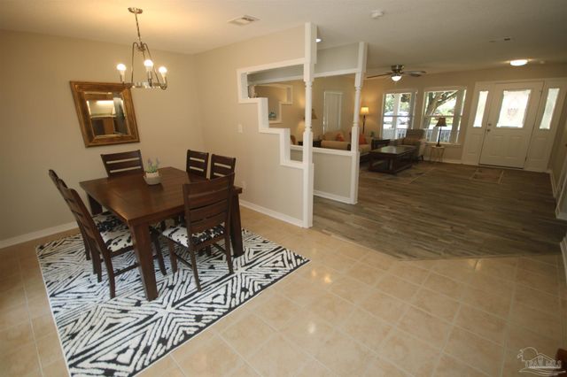 5720 Redwood Dr, Milton, FL 32570