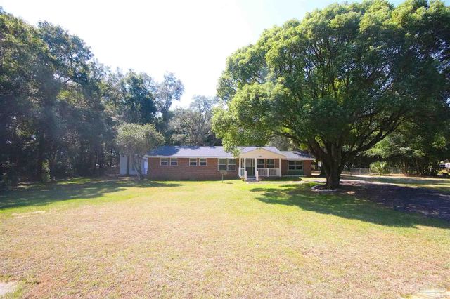 5720 Redwood Dr, Milton, FL 32570