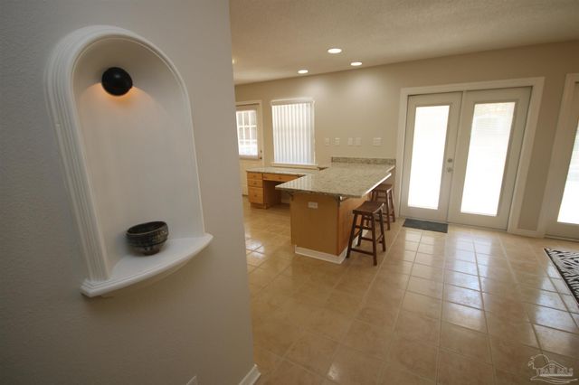 5720 Redwood Dr, Milton, FL 32570