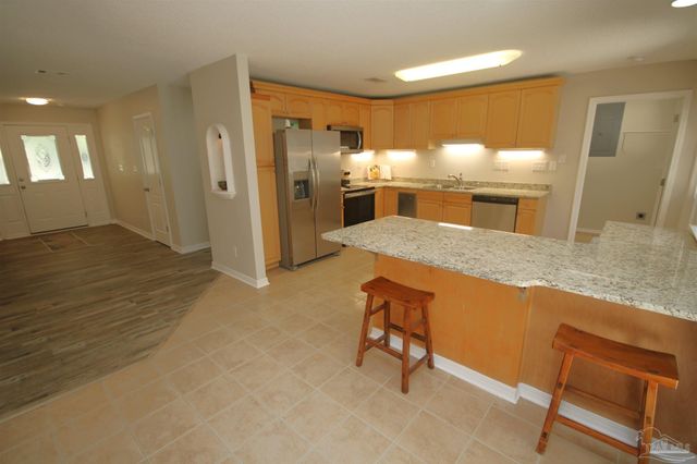 5720 Redwood Dr, Milton, FL 32570