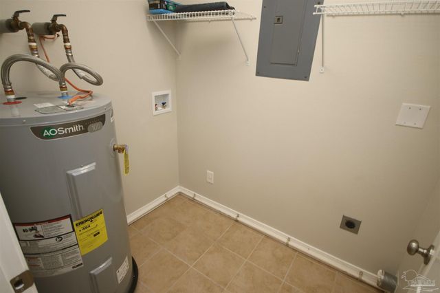 5720 Redwood Dr, Milton, FL 32570