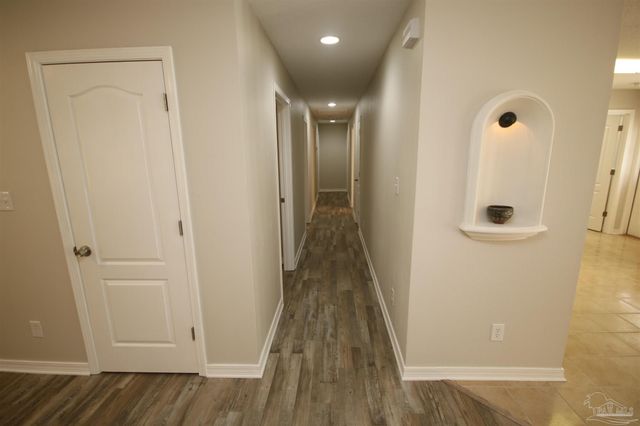 5720 Redwood Dr, Milton, FL 32570