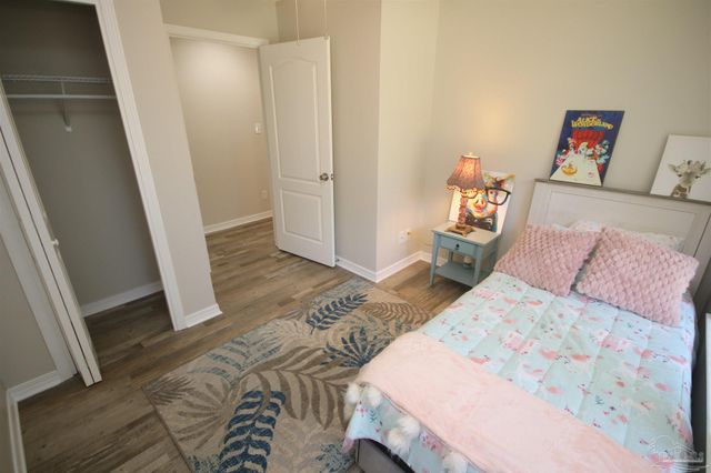 5720 Redwood Dr, Milton, FL 32570