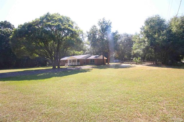 5720 Redwood Dr, Milton, FL 32570