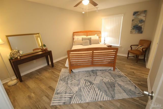 5720 Redwood Dr, Milton, FL 32570