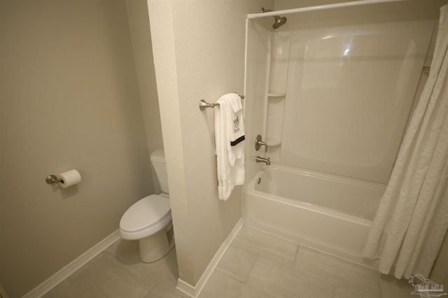 5720 Redwood Dr, Milton, FL 32570