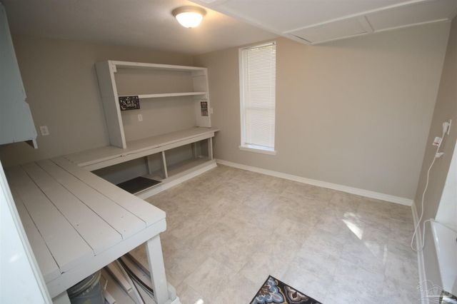 5720 Redwood Dr, Milton, FL 32570