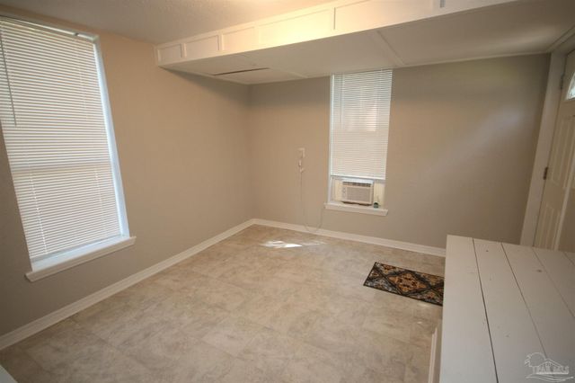 5720 Redwood Dr, Milton, FL 32570