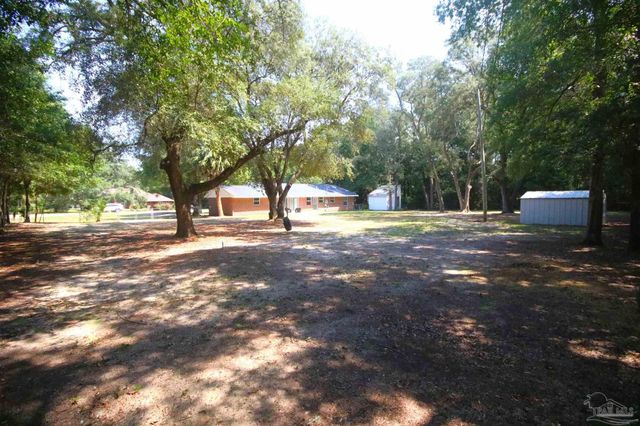 5720 Redwood Dr, Milton, FL 32570