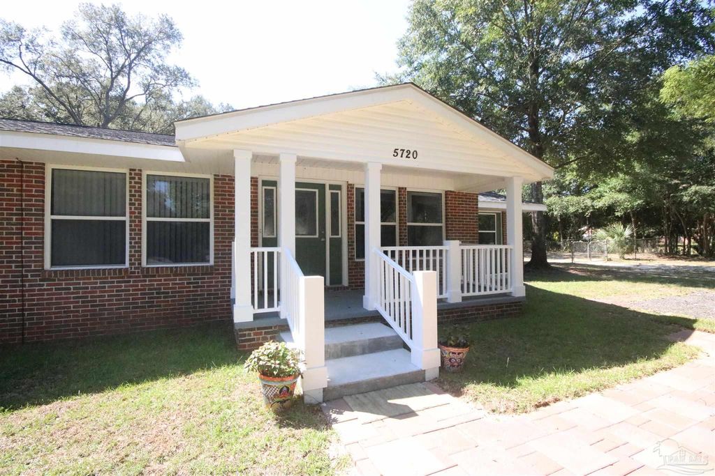 5720 Redwood Dr, Milton, FL 32570