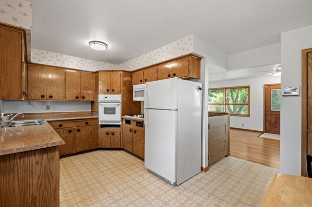 7818 53rd Avenue N, New Hope, MN 55428
