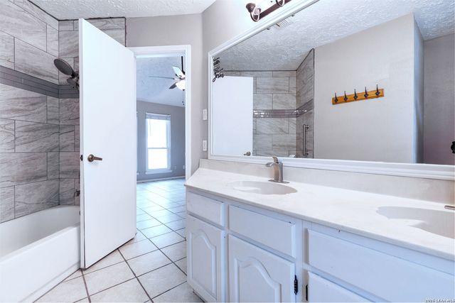 8839 WELLES EDGE DR, San Antonio, TX 78240