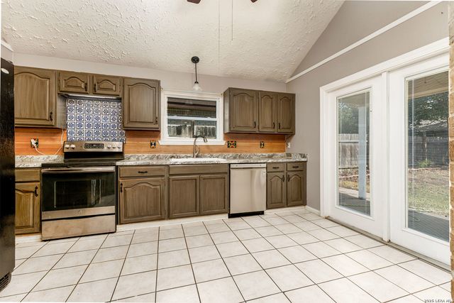 8839 WELLES EDGE DR, San Antonio, TX 78240