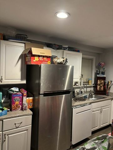 128 Cedar St, New Bedford, MA 02740