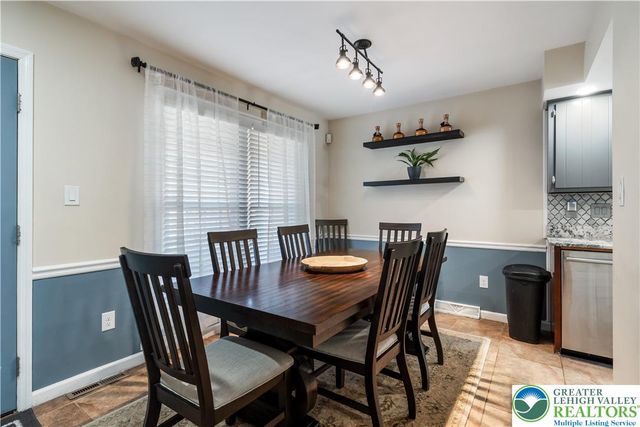 579 Ponds Edge Lane, Upper Macungie Twp, PA 18104