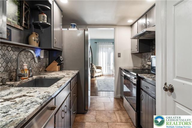 579 Ponds Edge Lane, Upper Macungie Twp, PA 18104