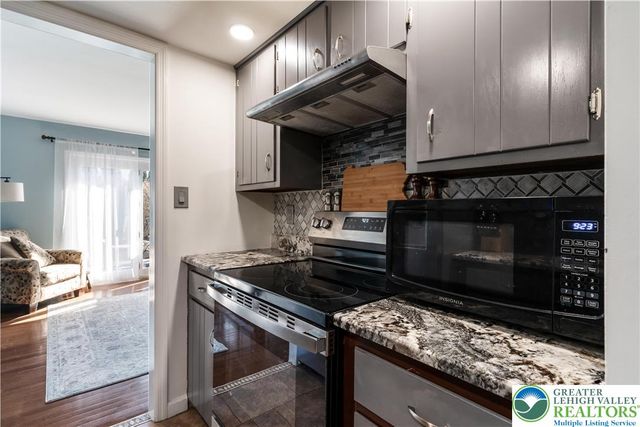 579 Ponds Edge Lane, Upper Macungie Twp, PA 18104