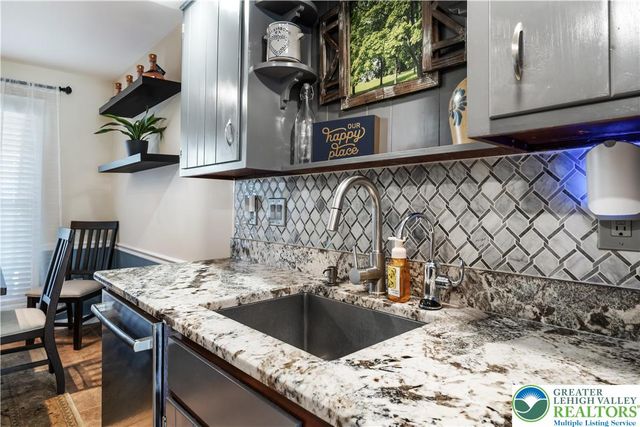 579 Ponds Edge Lane, Upper Macungie Twp, PA 18104