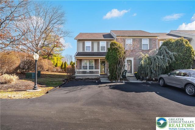 579 Ponds Edge Lane, Upper Macungie Twp, PA 18104
