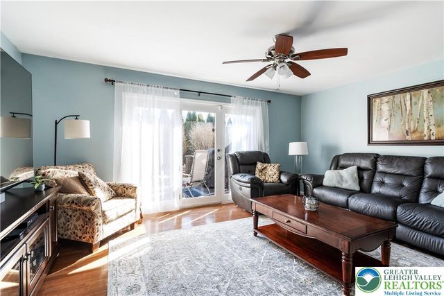 579 Ponds Edge Lane, Upper Macungie Twp, PA 18104