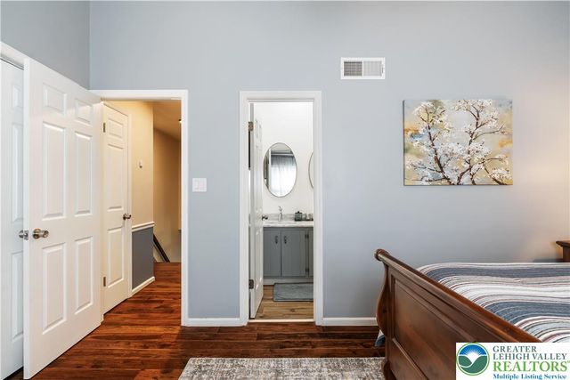 579 Ponds Edge Lane, Upper Macungie Twp, PA 18104